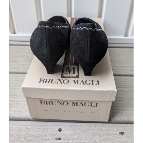 Bruno Magli Lisbon Black Suede Kitten Heel Pumps Size 9B Made in Italy w/ Box - Picture 3 of 5